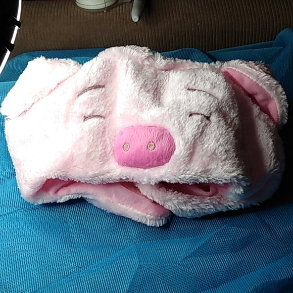 Plush Piggy Hat - Picture 4 of 6